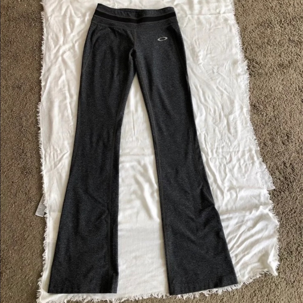 Small Oakley yoga flare pants